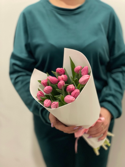 15 розовых тюльпанов