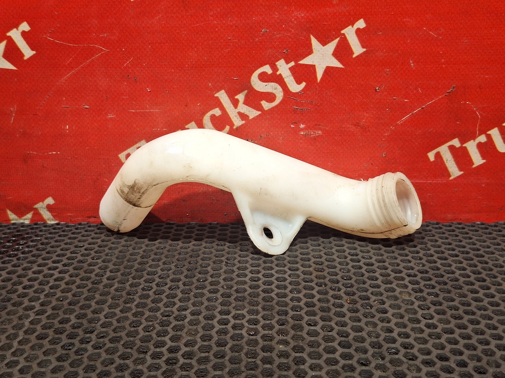 Горловина бачка омывателя