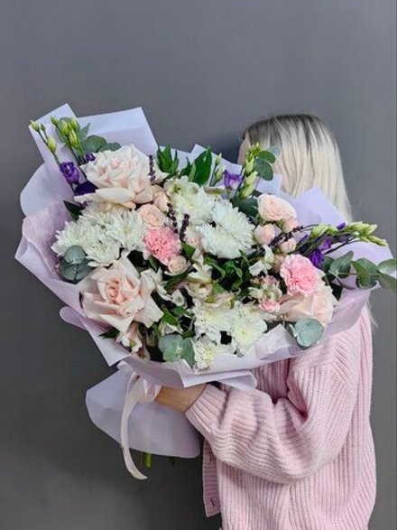 Авторский букет в сиреневой гамме