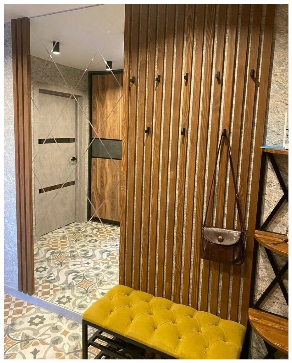 Рейки в прихожей из Сосны 40х20мм