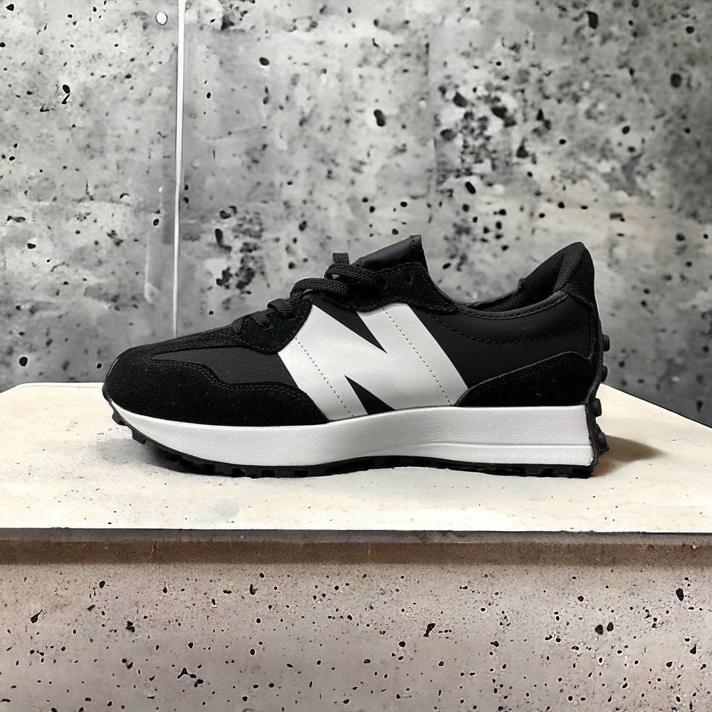 New Balance 327 • Black