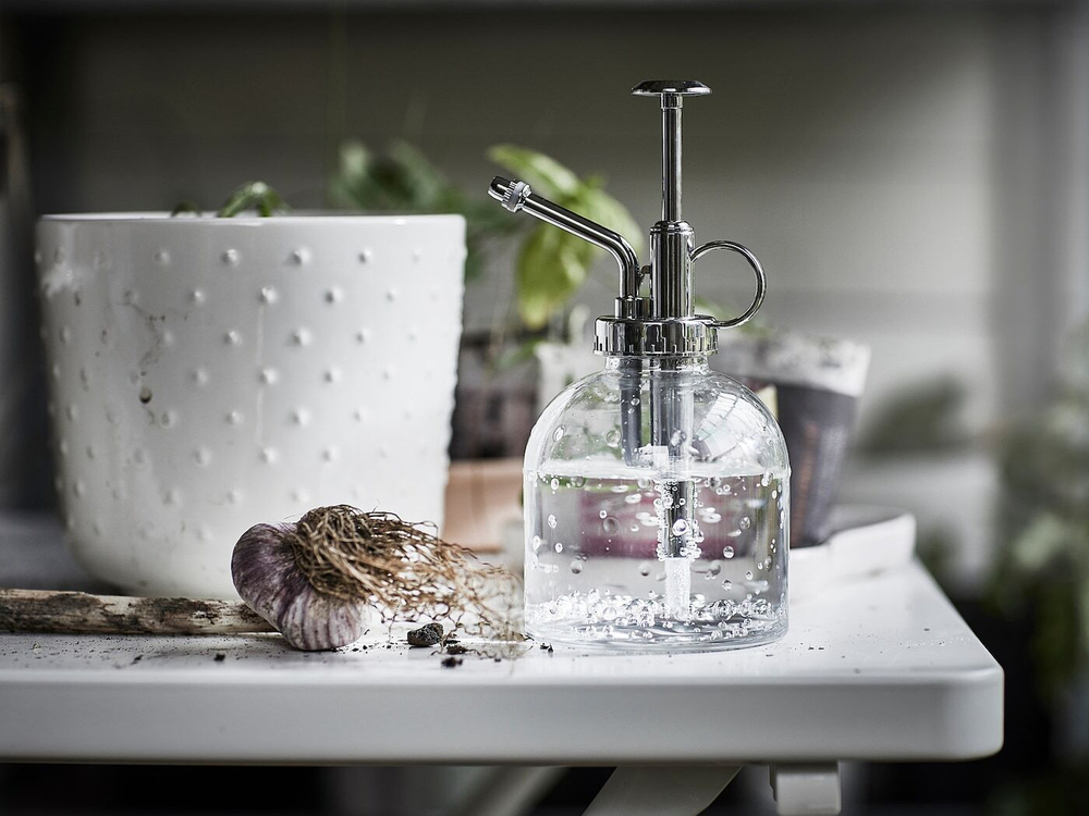 IKEA SESAMFRÖN  (ИКЕА СЕСАМФРÖН)  -  Бутылка с распылителем, прозрачное стекло, 25 мл