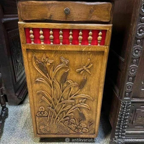 Старинная тумба