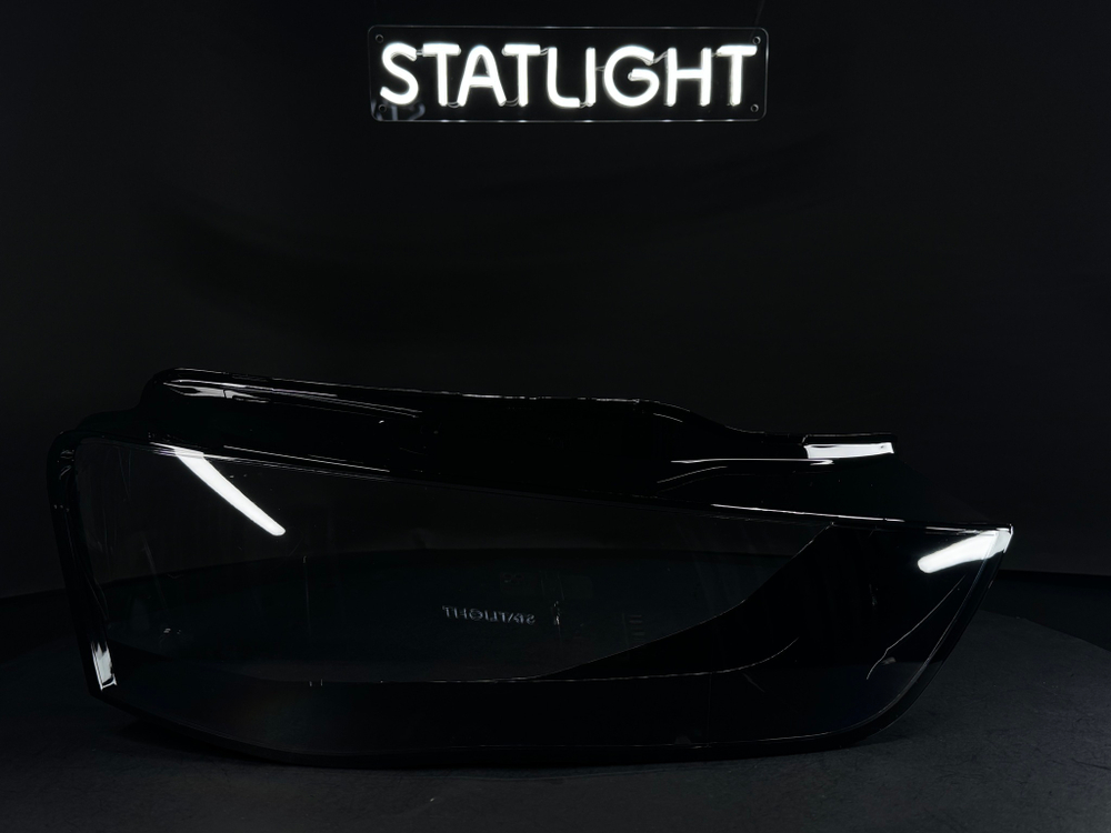 Правое стекло фары AUDI A4 B8 2011-2015