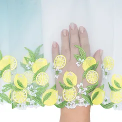 Вышивка на сетке ментол/лимоны 21 см (левая)