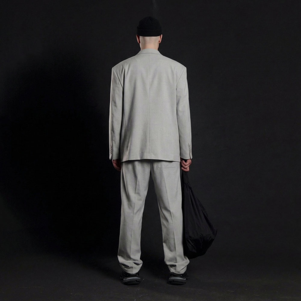 Костюм оверсайз двубортный Светло-серого цвета