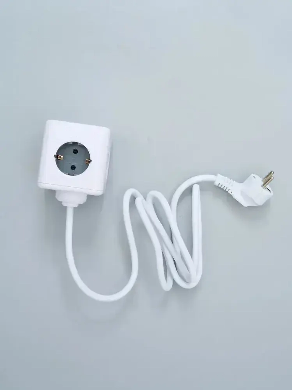 Сетевой фильтр с предохранителем куб