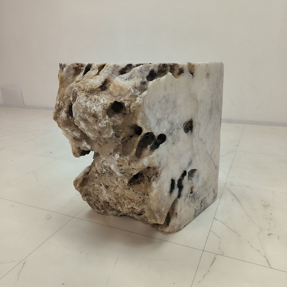 Стол из оникса 65582  (45*30*45) 0195