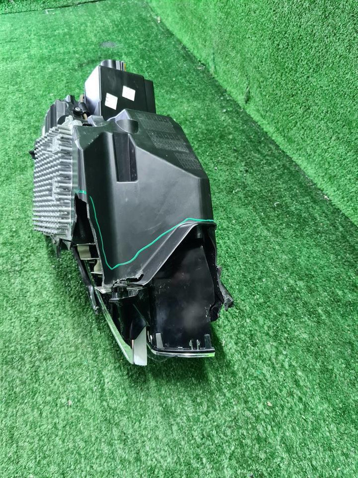 Битая Фара левая Jaguar I-PACE (2018-н.в.) LED