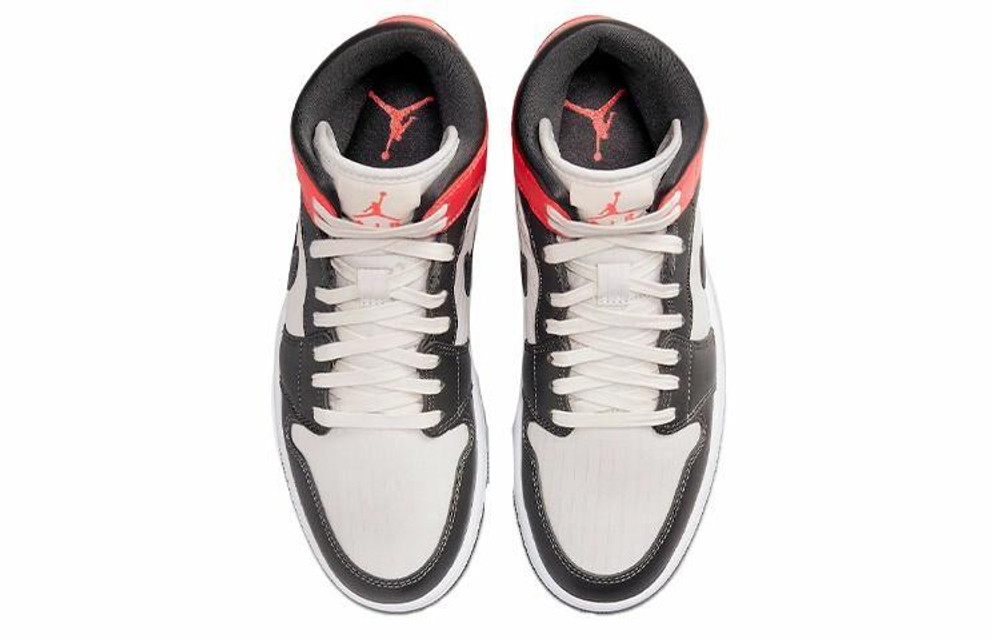 Кроссовки Jordan Air Jordan 1 Mid Se "Newsprint" (Женская размерная сетка)