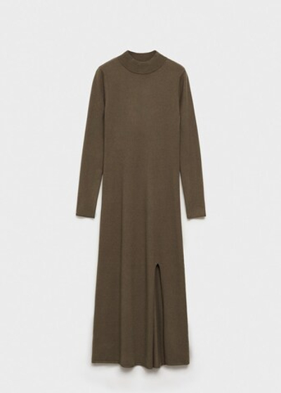 Трикотажное платье с разрезом