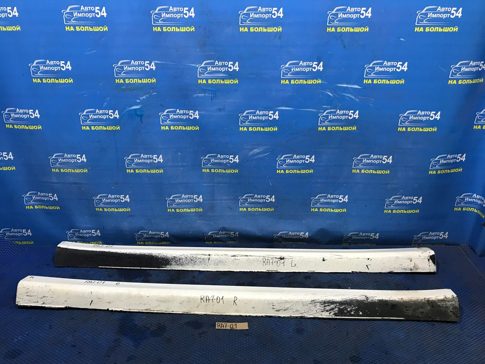 Порог правый пластиковый Honda ODYSSEY 2000