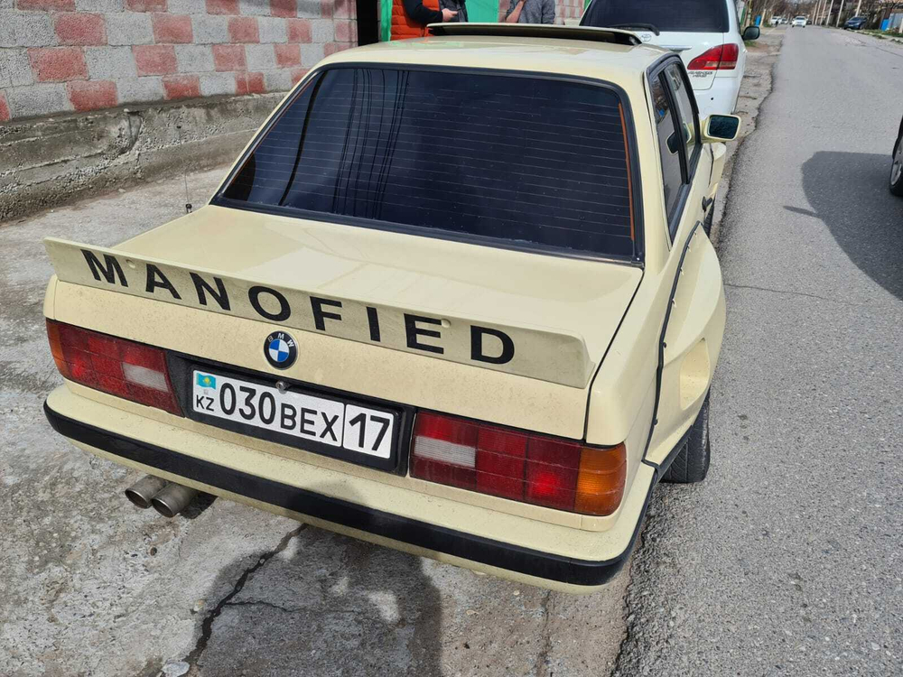 BMW E30 PANDEM (ROCKET BUNNY) Спойлер средний (Реплика "Стекловолокно")