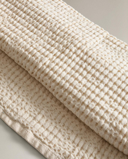 Zara Home - Толстое банное полотенце с вафельной текстурой, бежевый, 30х50 см