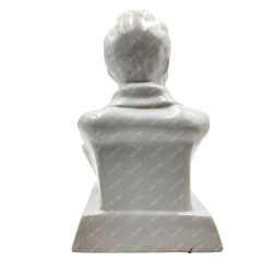 Бюст Дзержинского. Фарфор, белье. [ЛФЗ]. СССР. 1950-е годы.