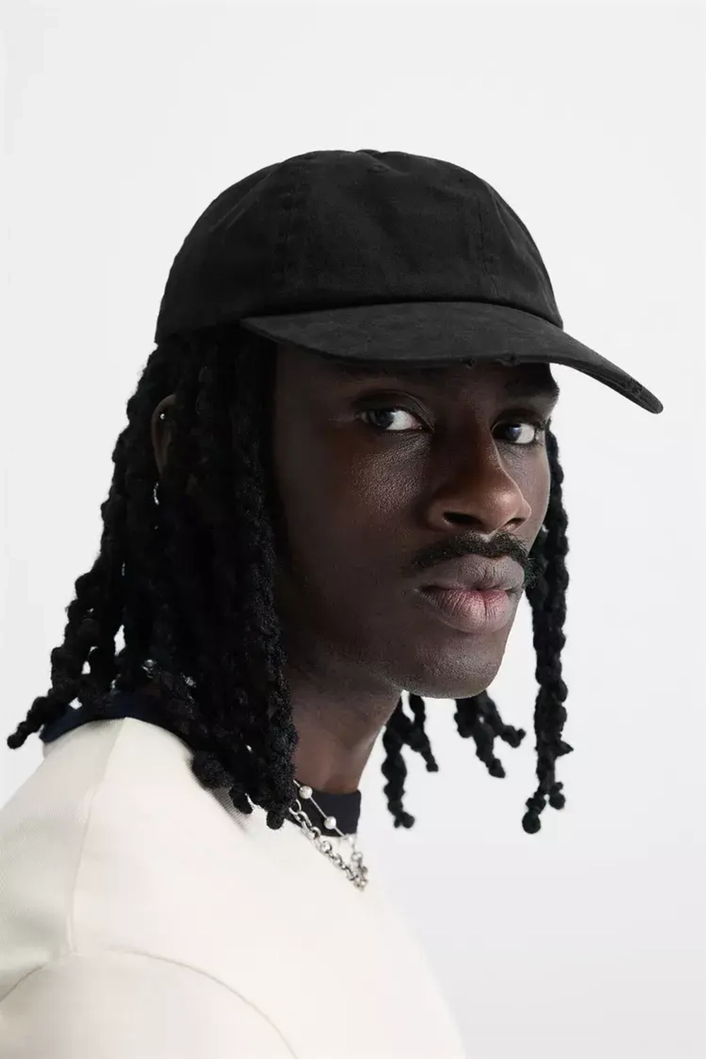 ZARA КЕПКА С ЭФФЕКТОМ ПОТЕРТОСТИ, ЧЕРНЫЙ