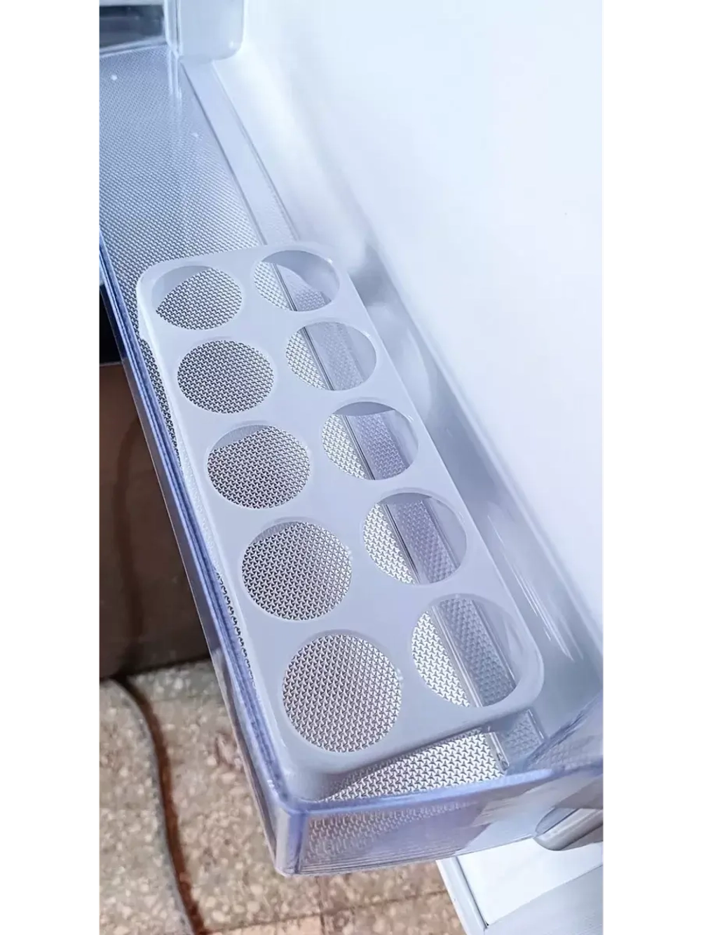 Лоток (Подставка, форма ) для яиц в холодильник  4698140200 (4250580300) Beko