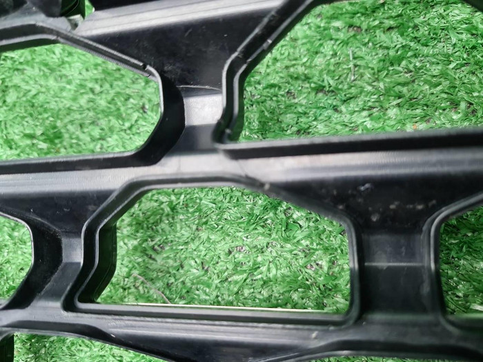 Решетка радиатора Hyundai Staria (2021-н.в.)