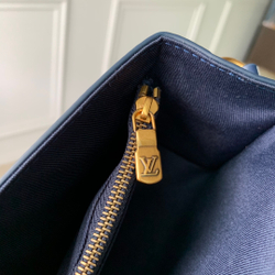 Louis Vuitton Steamer Wearable Wallet