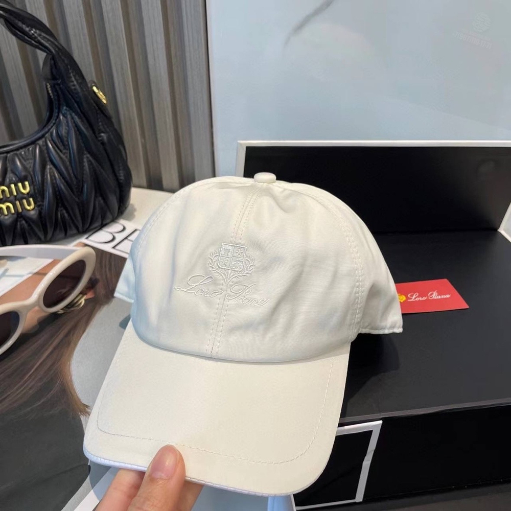 Бейсболка Loro Piana