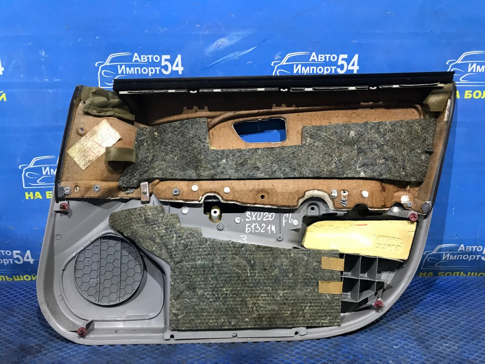 Обшивка двери TOYOTA CAMRY GRACIA 1996-2001