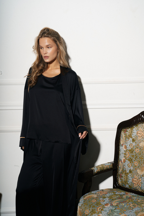 КОСТЮМ (БЛУЗА И БРЮКИ) ИЗ САТИНА