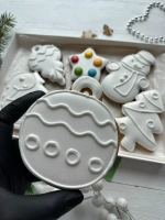 Имбирные пряники новогодние 2025 раскраска