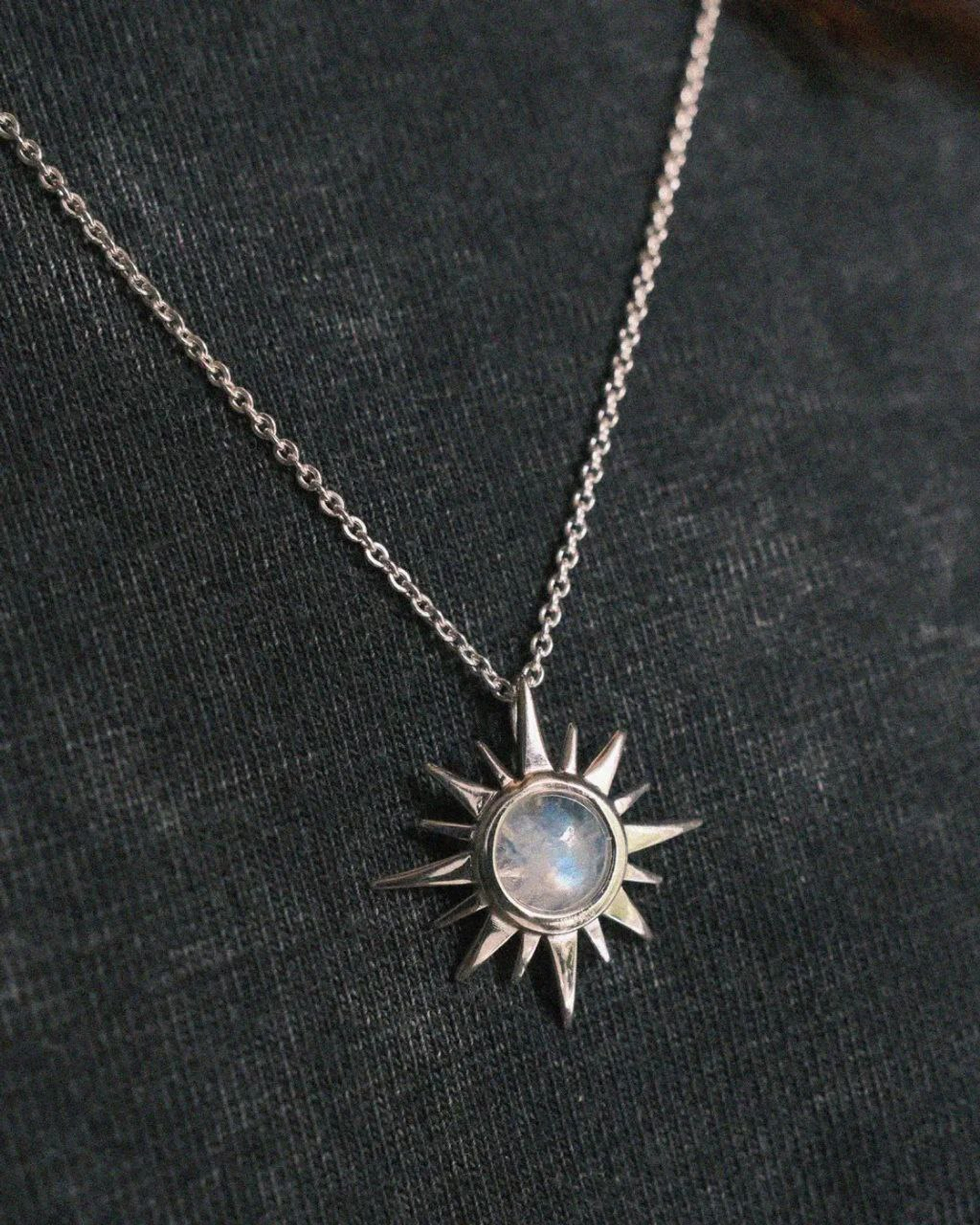 Подвеска Polar c лунным камнем