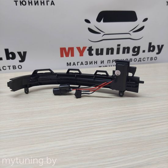 Повторители указателей поворота в зеркала для BMW X3 / X4 / X5 / X6 LED динамические темные