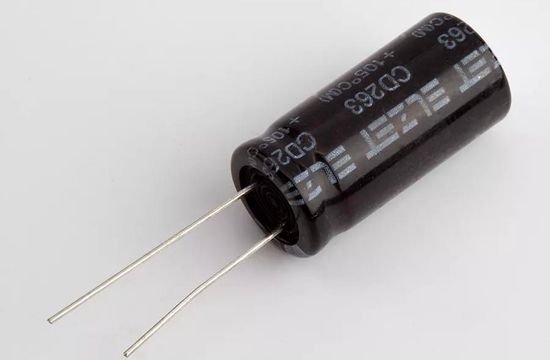 Конденсатор электролитический 2200мкФ 25в 105°С CD263 / 13х26 / Elzet