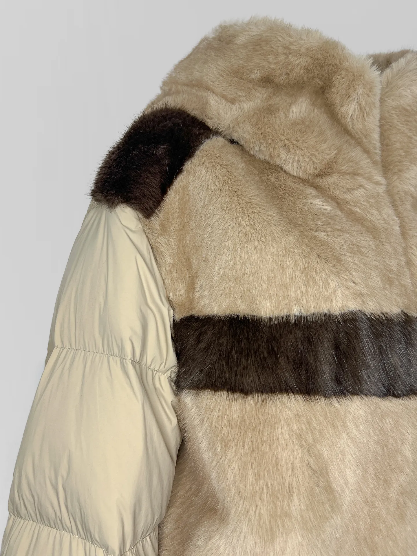 Куртка ALLURE YKE5225 с меховыми вставками и капюшоном