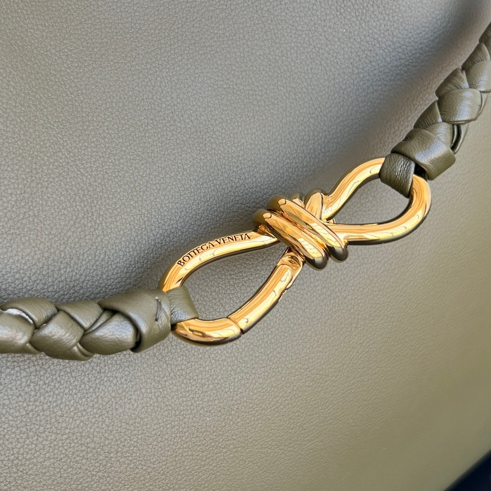 Bottega Veneta Medium Andiamo 32 cm