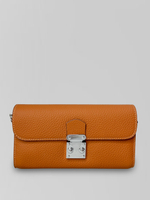 Сумочка 625 прямоугольной формы с металлической застежкой и ремешком в комплекте