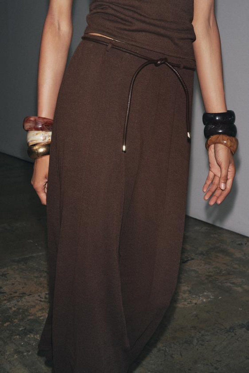 ZARA ТРИКОТАЖНАЯ ЮБКА С РЕМНЕМ, КОРИЧНЕВЫЙ