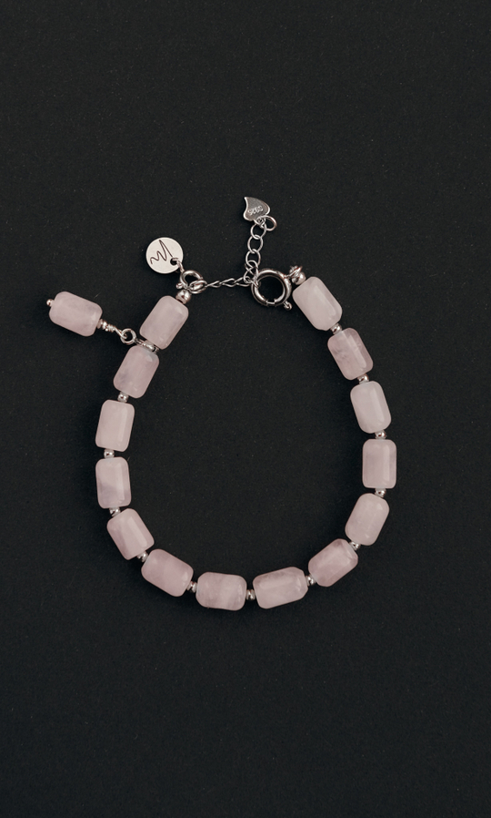 Браслет "Memo about Love" из цилиндрического розового кварца с серебряными бусинами