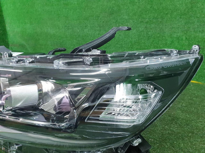 Фара левая Toyota Land Cruiser Prado 150 (2017-н.в.) LED
