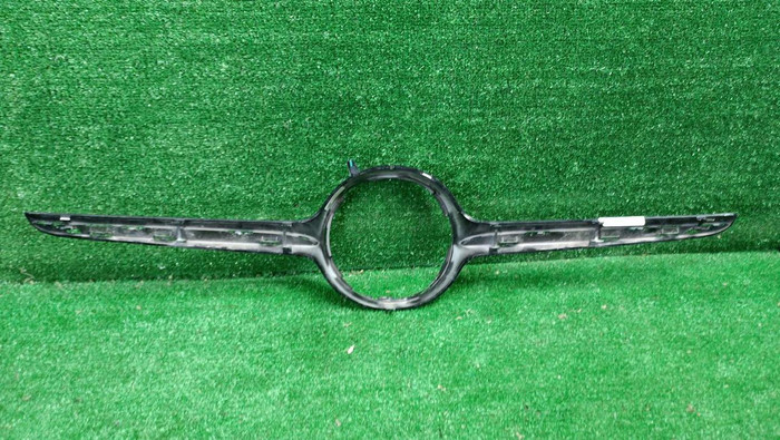 Накладка решетки радиатора Mercedes C w205 (18-23)