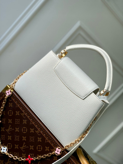 Louis Vuitton Capucines MM