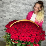 Корзина из 150 роз