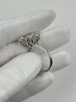 Кольцо с кристаллами