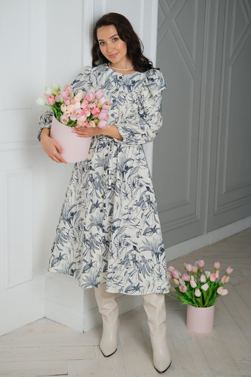 Платье с ассиметричным воланом из вискозы