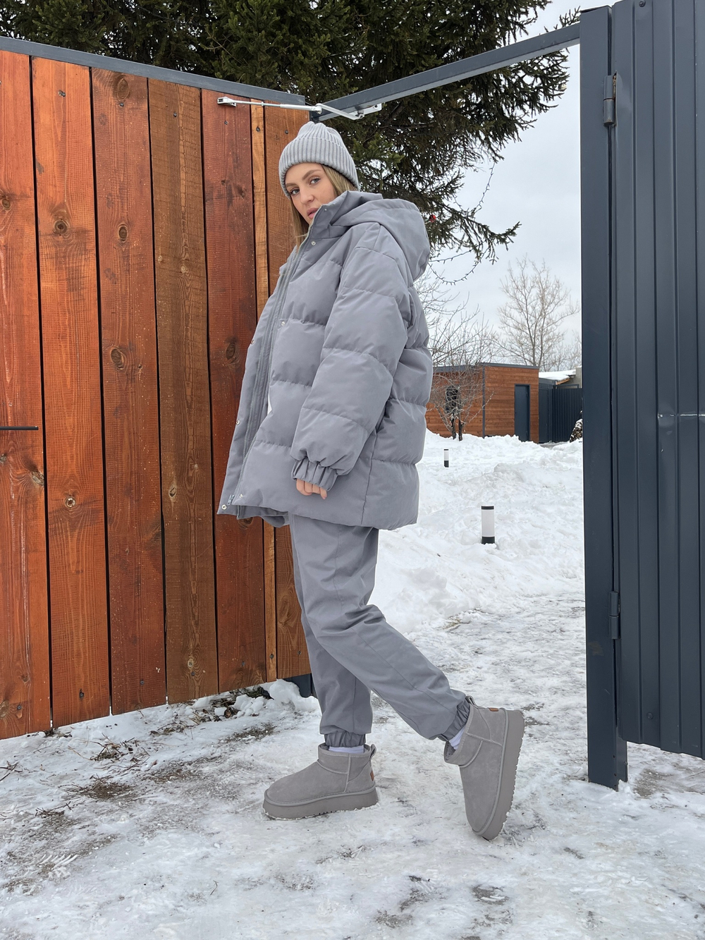 Джоггеры утеплённые, пепельные