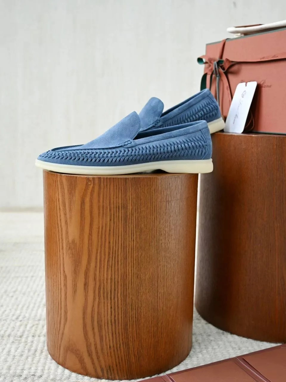 Светло-синие лоферы Loro Piana Summer Walk с плетением по периметру