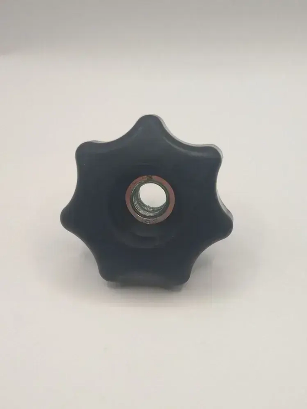 Гайка-барашек М10 х 1,5 сквозная проходная (2 шт в упаковке)