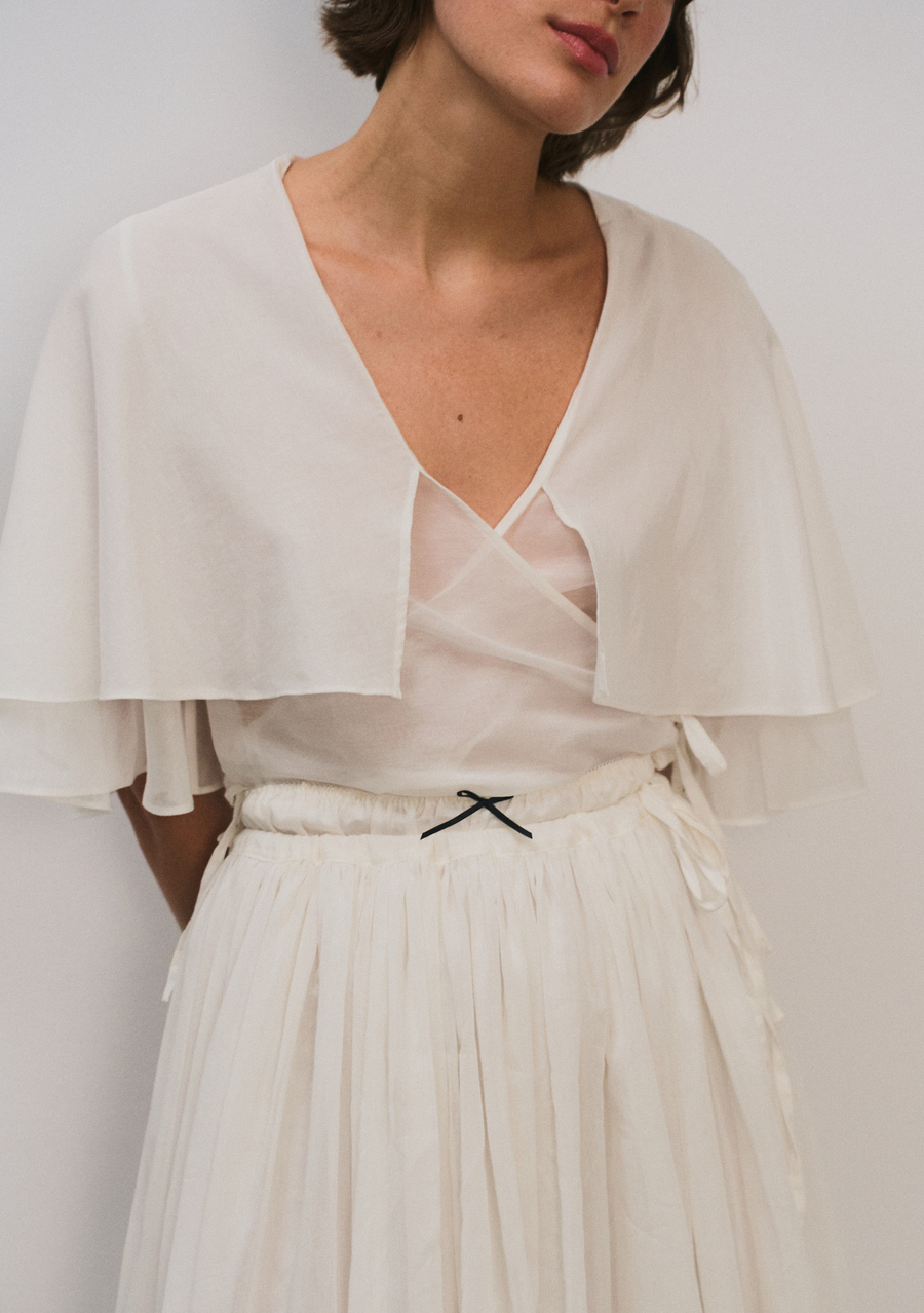 Топ с воланом на запах