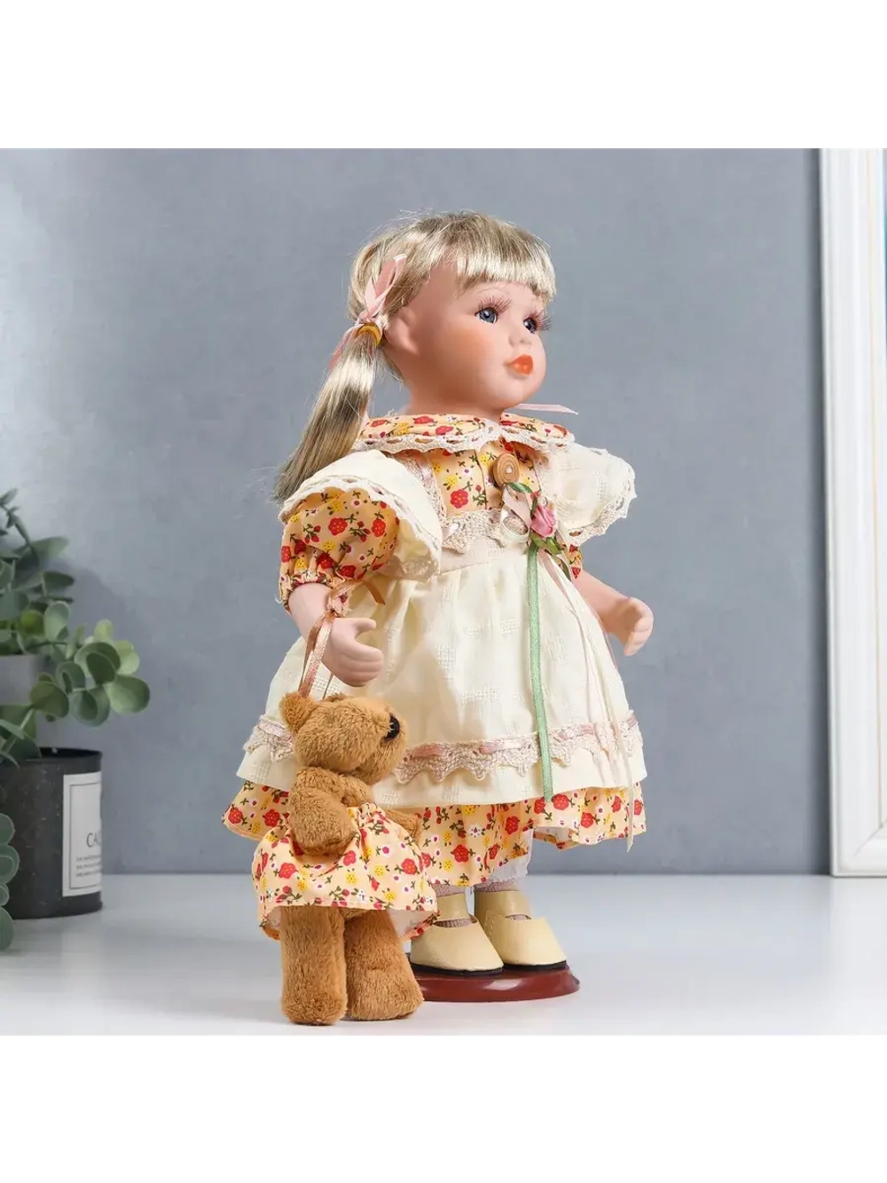 Кукла керамическая фарфоровая Иришка в платье 30 см