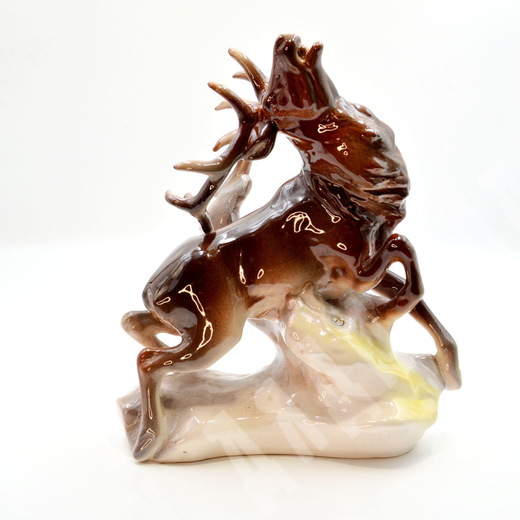 Олень. Фарфор, глазурь, ручная роспись. Ernst Wahliss Trnovany, Богемия.1930-е гг. H: 37 см