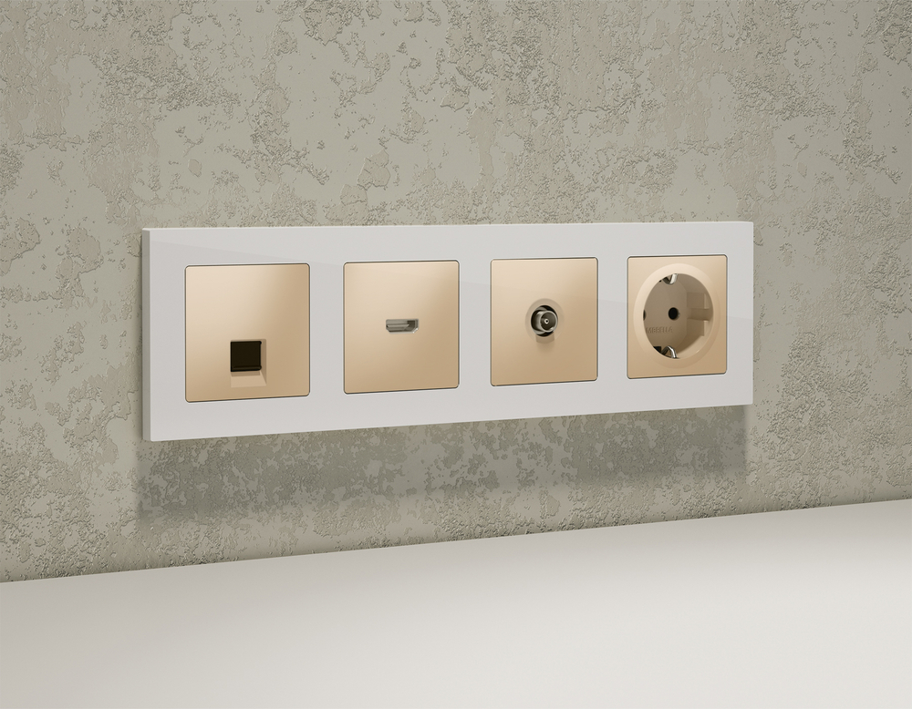 MA612005 Комплект механизма компьютерной розетки RJ-45 экранированной с автоматической защитной шторкой ALFA Шампань QUANT (AP6120, VM185)