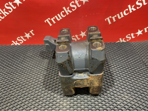 Кронштейн реактивной тяги левый 2018г