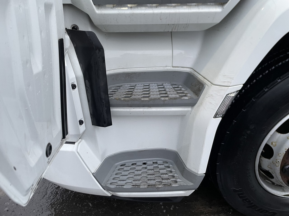 Бампер в сборе ноускат 2023г.